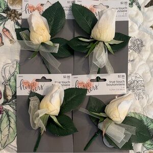 🌹🤵🤍 Four ~4~ Ivory Rose Boutonnieres🤍🤵🌹